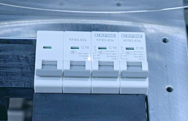 “老化”信號：哪些跡象表明斷路器該“退休”了？