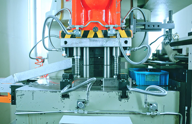 “維護(hù)日歷”：不同等級(jí)斷路器的周期性檢修指南