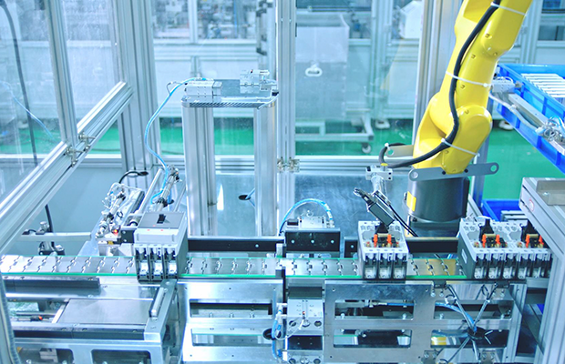 雙金屬片原理揭秘：受熱彎曲如何驅(qū)動斷路器跳閘？